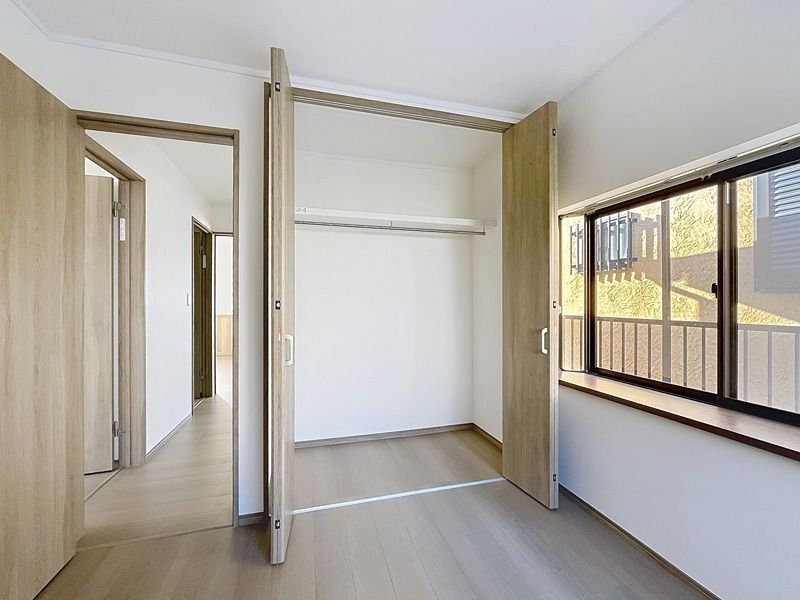 近くの町田市立忠生第三小学校まで1,056m(徒歩14分)