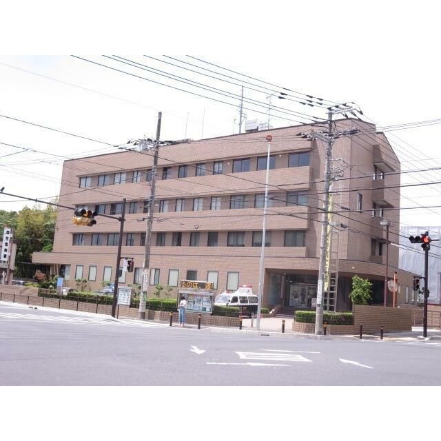 近くの麻生警察署まで1,047m（徒歩14分）