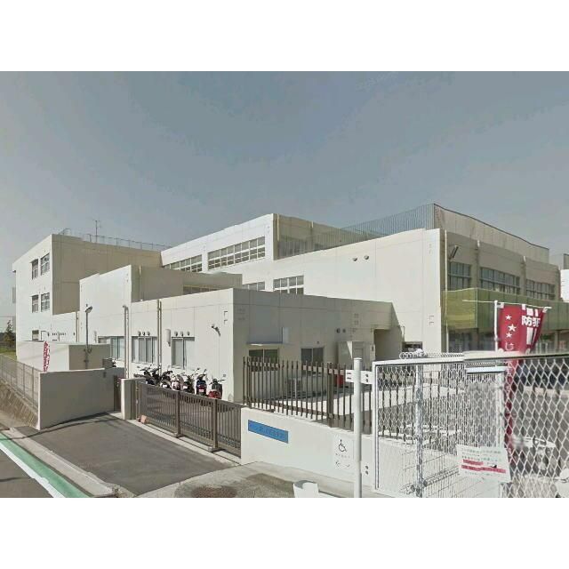 近くの横浜市立美しが丘西小学校まで755m(徒歩10分)