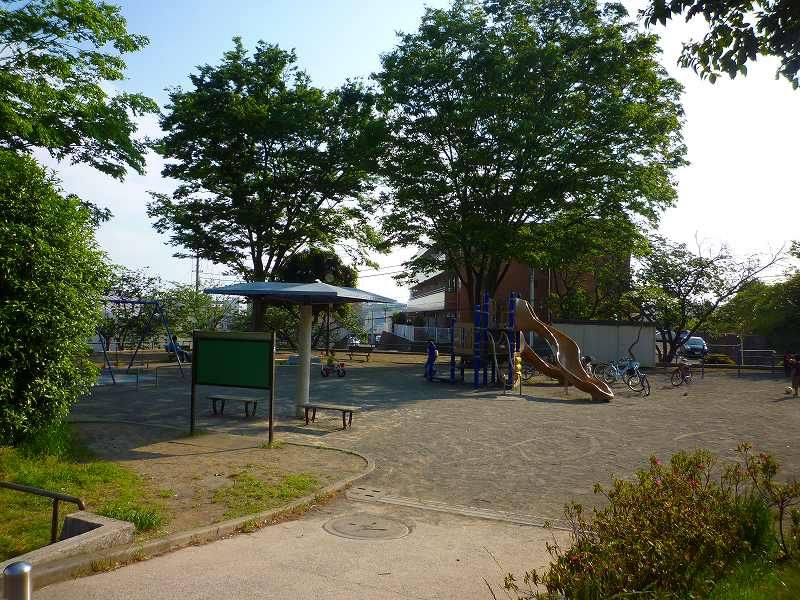 近くの田奈第一公園まで262m（徒歩4分）