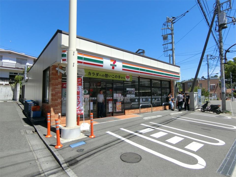 近くのセブンイレブン 町田玉川学園5丁目店まで215m（徒歩3分）