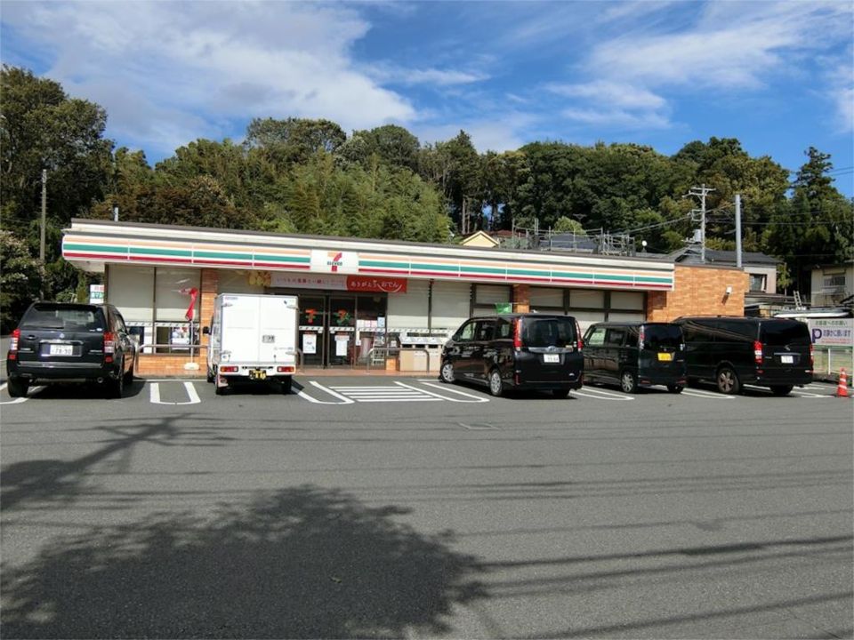 近くのセブンイレブン 町田本町田中町店まで107m(徒歩2分)