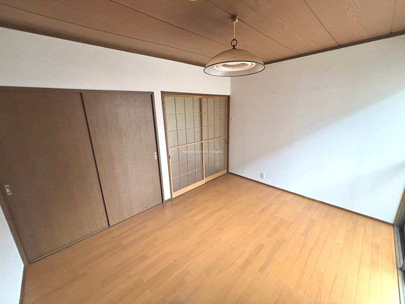 近くのサイゼリアまで190m(徒歩3分)