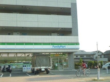 近くのファミリーマート 町田能ケ谷町店まで476m(徒歩6分)
