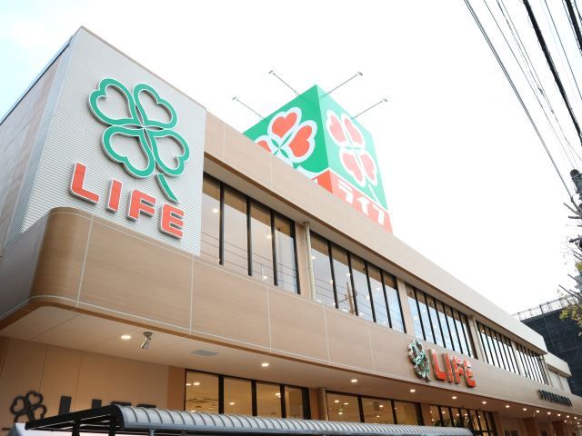 近くのライフ青葉しらとり台店まで95m(徒歩2分)