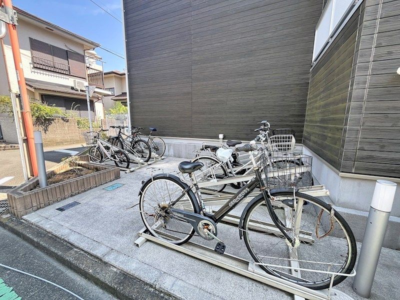 近くのライフ相模大野駅前店まで1,256m(徒歩16分)