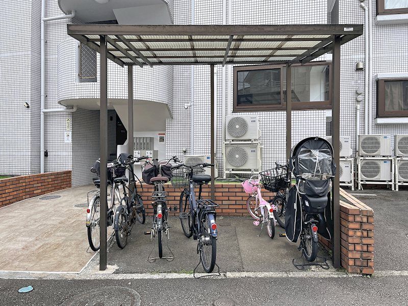 近くの町田金森郵便局まで895m(徒歩12分)