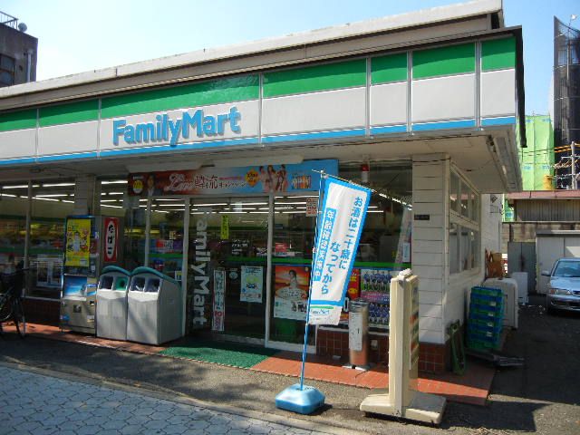 近くのファミリーマート 小路駅東店まで606m（徒歩8分）