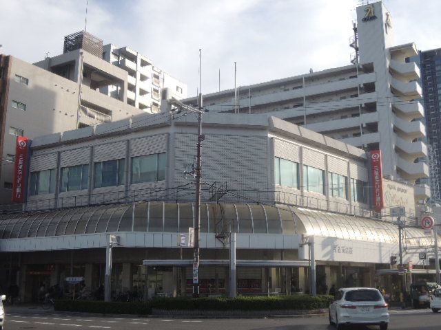 近くの三菱東京UFJ銀行玉造支店まで428m（徒歩6分）