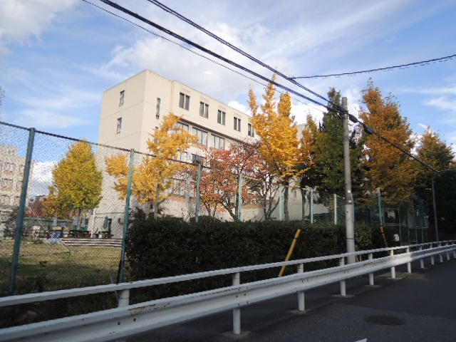近くの大阪女学院大学まで850m（徒歩11分）