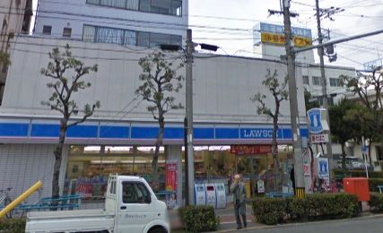 近くのローソン 東小橋二丁目店まで374m（徒歩5分）