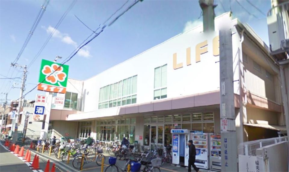 近くのライフ 新深江店まで499m（徒歩7分）
