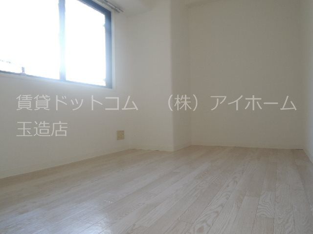 ベッドルーム
