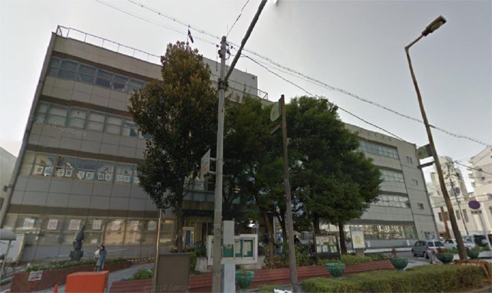 近くの東成区役所まで490m（徒歩7分）