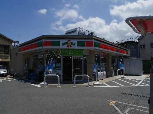 近くのサンクスまで134m（徒歩2分）