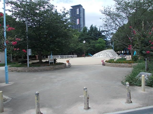 近くの東小橋公園まで190m（徒歩3分）