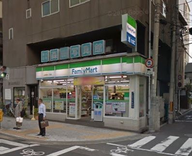 ファミリーマートが至近