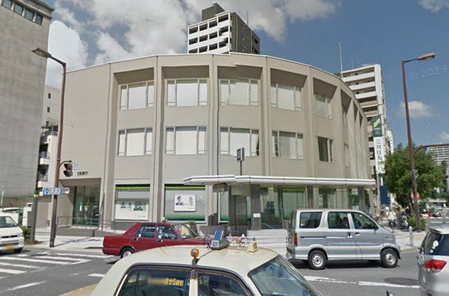 近くの三井住友銀行まで217m（徒歩3分）