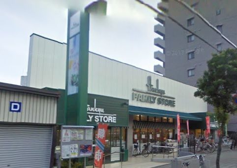 近くの阪急ファミリーストアまで595m（徒歩8分）