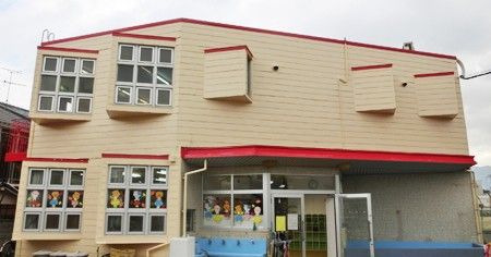 近くの東大阪市立鴻池子育て支援センターまで366m（徒歩5分）