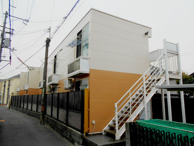 レオパレスシャルマン上野西の外観画像