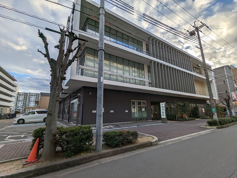 近くの田中病院まで476m（徒歩6分）