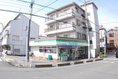 近くのファミリーマート 寝屋川石津南町店まで280m（徒歩4分）