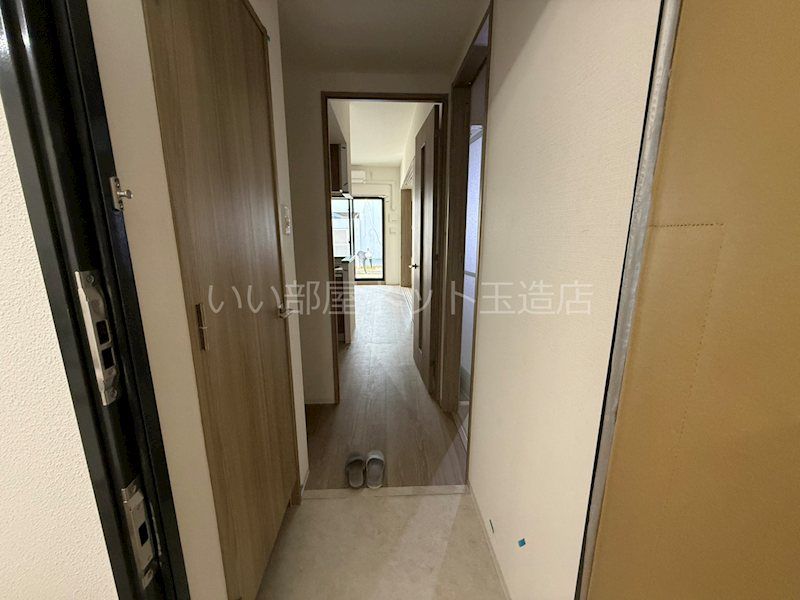 近くの三井住友銀行まで142m(徒歩2分)