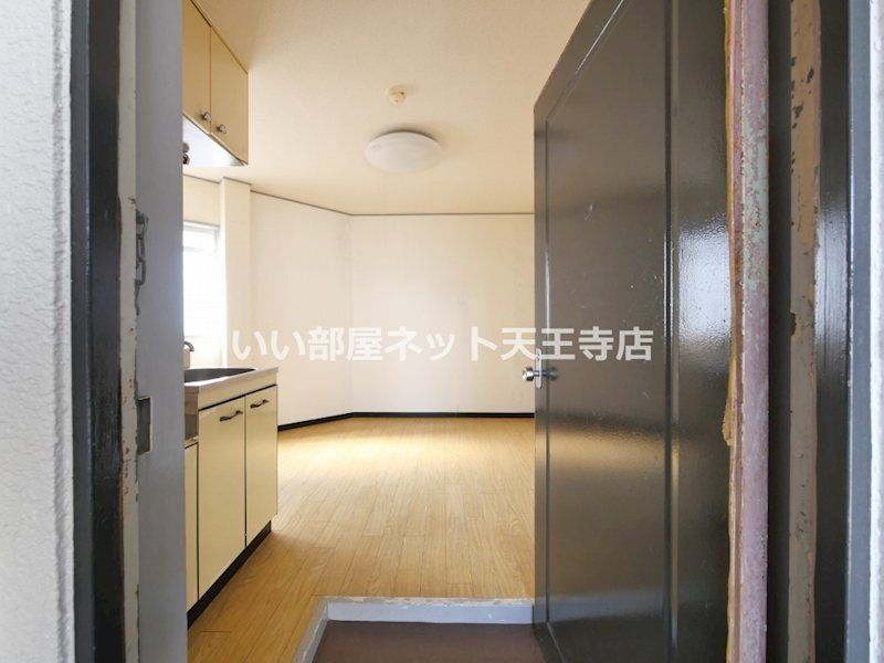 近くの住吉東粉浜郵便局まで304m（徒歩4分）