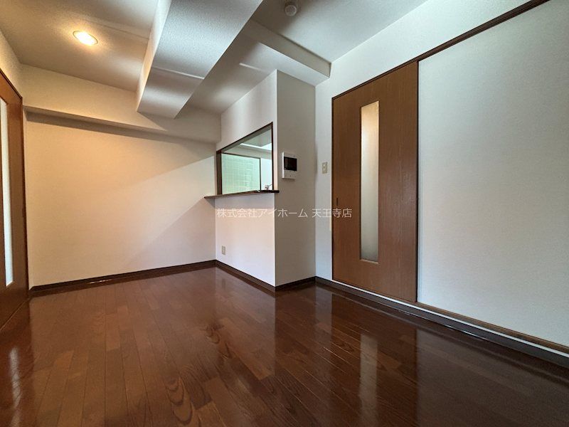近くの住吉山之内三郵便局まで90m(徒歩2分)