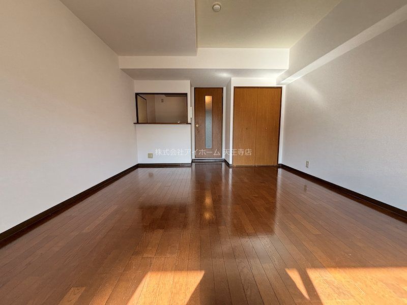 近くの住吉山之内三郵便局まで90m（徒歩2分）
