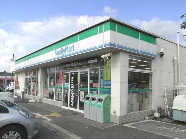 近くのファミリーマート 橿原五井町店まで375m（徒歩5分）