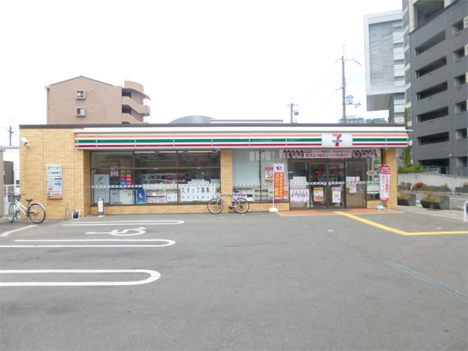 近くのセブンイレブン 奈良三条大宮町店まで172m（徒歩3分）