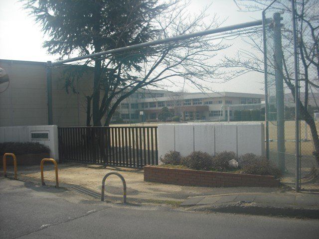 近くの広陵町立広陵北小学校まで638m（徒歩8分）