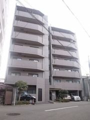 AT HOMEの外観画像