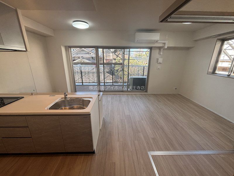 近くの東住吉針中野郵便局まで323m（徒歩5分）