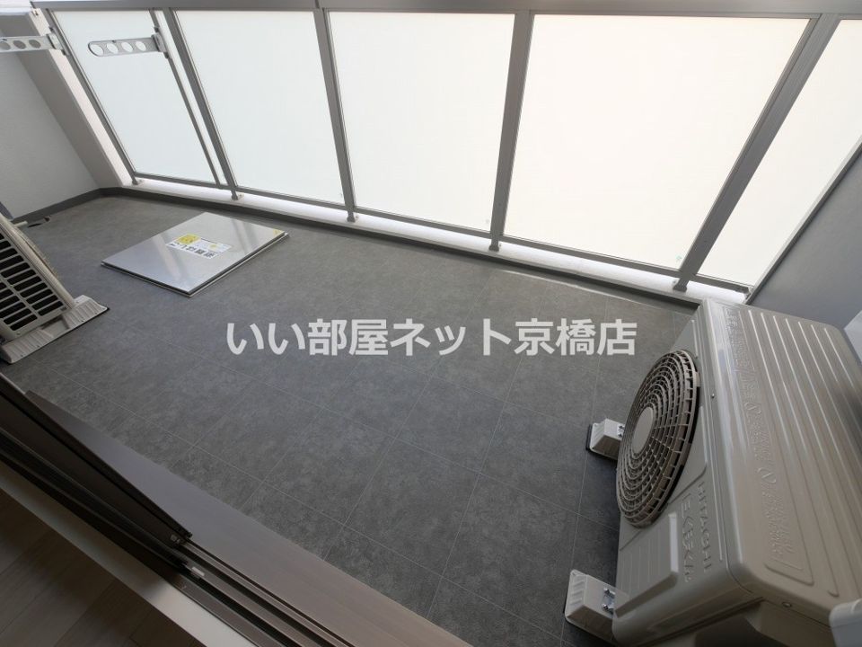 近くのローソン 瓦町一丁目店まで216m(徒歩3分)