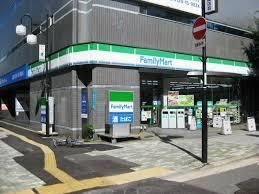 近くのファミリーマート 弁天町駅前店まで160m（徒歩2分）