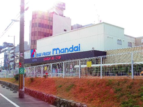 近くのスーパー万代 桃谷駅前店まで503m（徒歩7分）