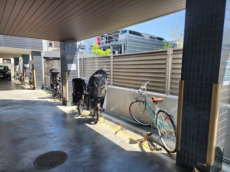近くのライフ関目店まで302m（徒歩4分）