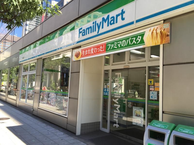 近くのファミリーマート 京町堀店まで78m(徒歩1分)