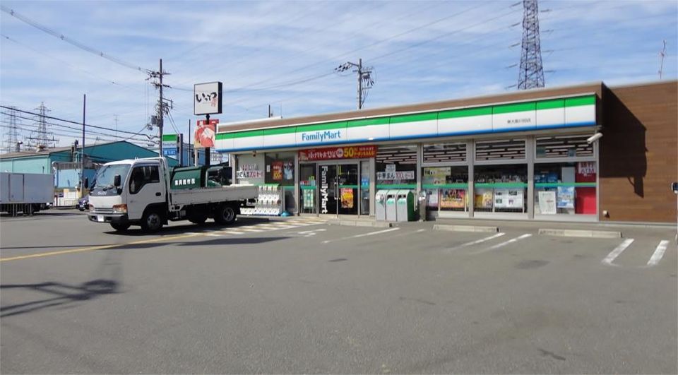 近くのファミリーマート 東大阪川田店まで138m（徒歩2分）
