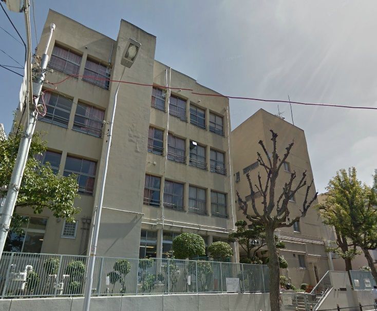 近くの南大江小学校まで249m(徒歩4分)