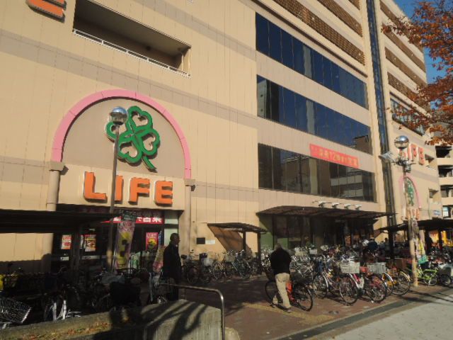 近くのライフ今里店まで444m(徒歩6分)