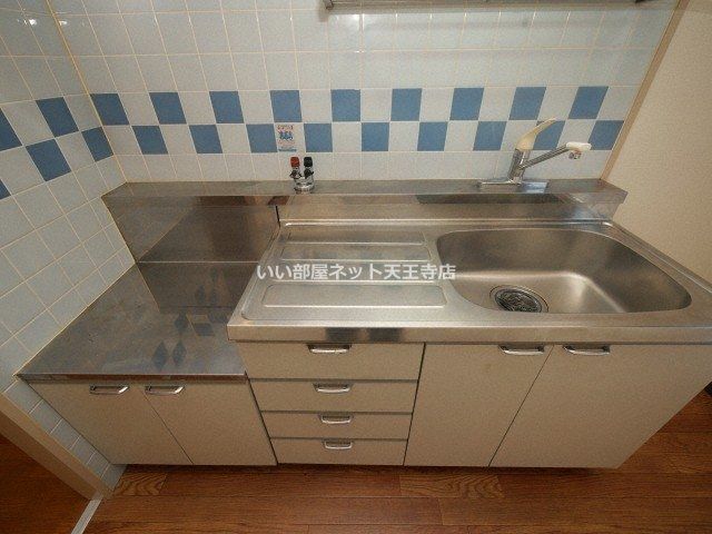 近くのファミリーマート 平野瓜破店まで438m(徒歩6分)