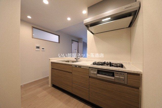 近くのローソン 和泉町店まで315m(徒歩4分)