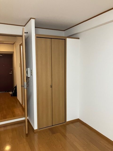 近くのファミリーマート 瓦屋町二丁目店まで284m(徒歩4分)