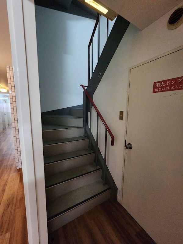 近くのファミリーマート 高殿七丁目店まで328m（徒歩5分）