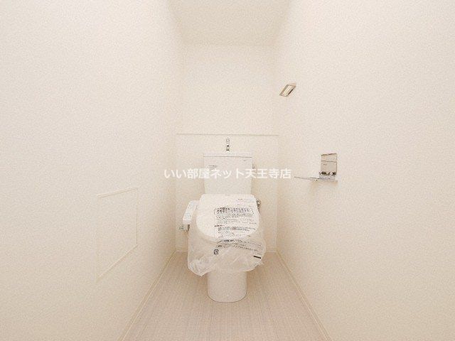 近くの大阪南堀江郵便局まで94m（徒歩2分）