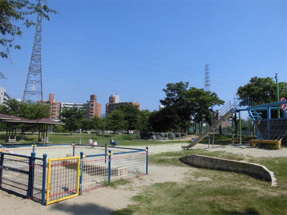 近くの吉原公園まで577m(徒歩8分)